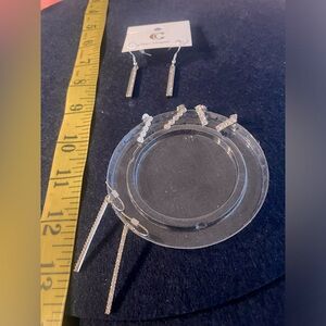 NWOT Fashion  Jewelry sparkling Bar Earrings